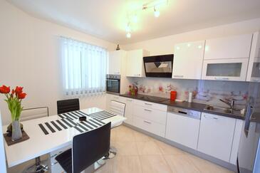 Апартаменты с парковкой Малинска - Malinska, Крк - Krk - 20382
