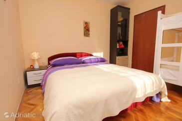 Apartmanok a tenger mellett Slatine, Ciovo - 2039