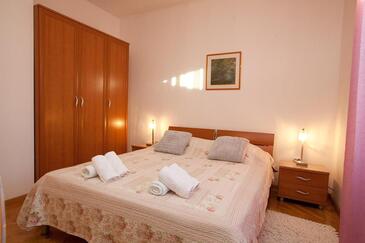 Rodinné apartmány s bazénem Preko, Ugljan - 20390