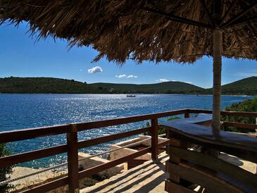 Ház családok részére medencével a tenger mellett Öböl Lanđin, Pasman - 20399