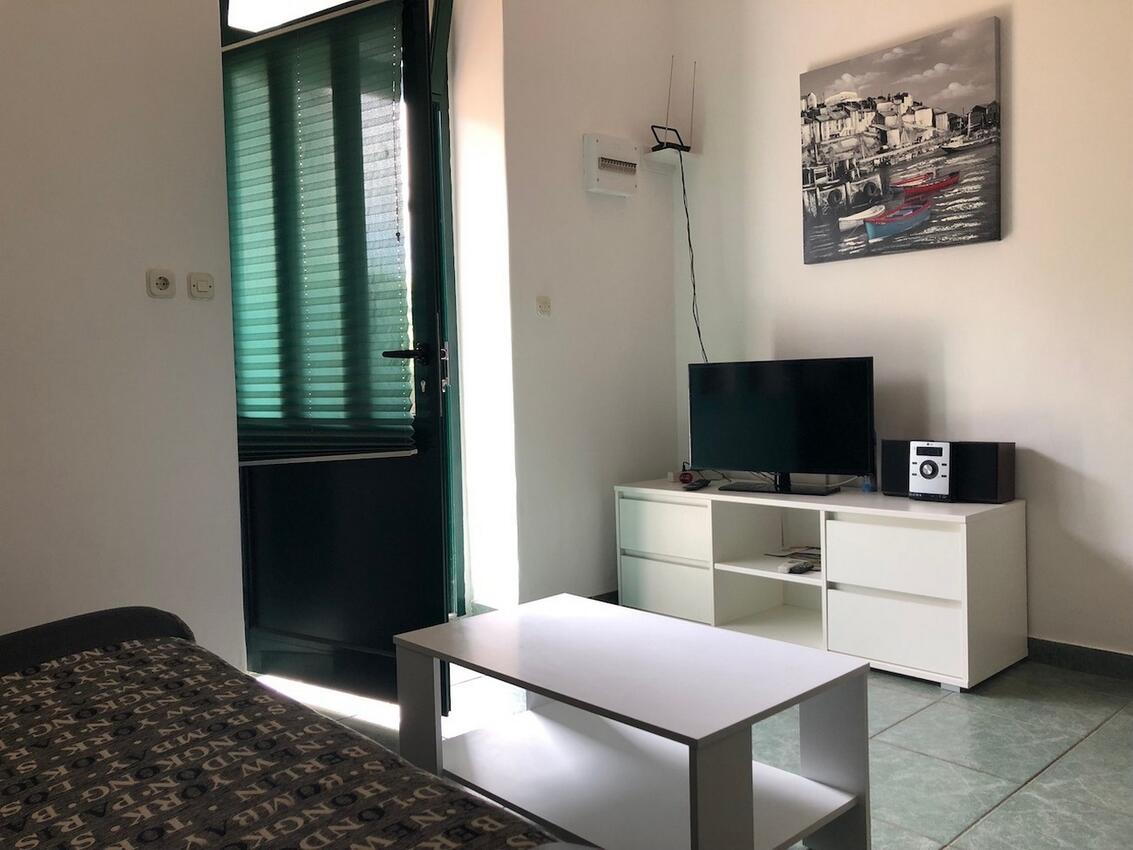 A-20402-a - Private accommodation - Apartments by the sea Preko, Ugljan