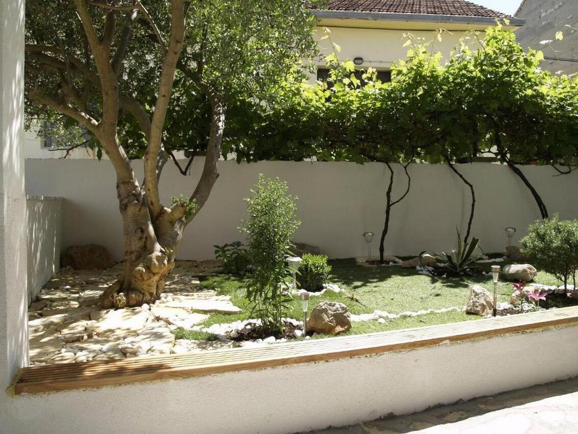 Courtyard - Apartments by the sea Preko, Ugljan