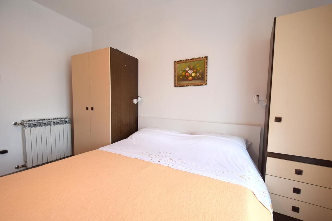 A-20406-a - Alloggi privati - Appartamenti con parcheggio Malinska, Veglia - Krk