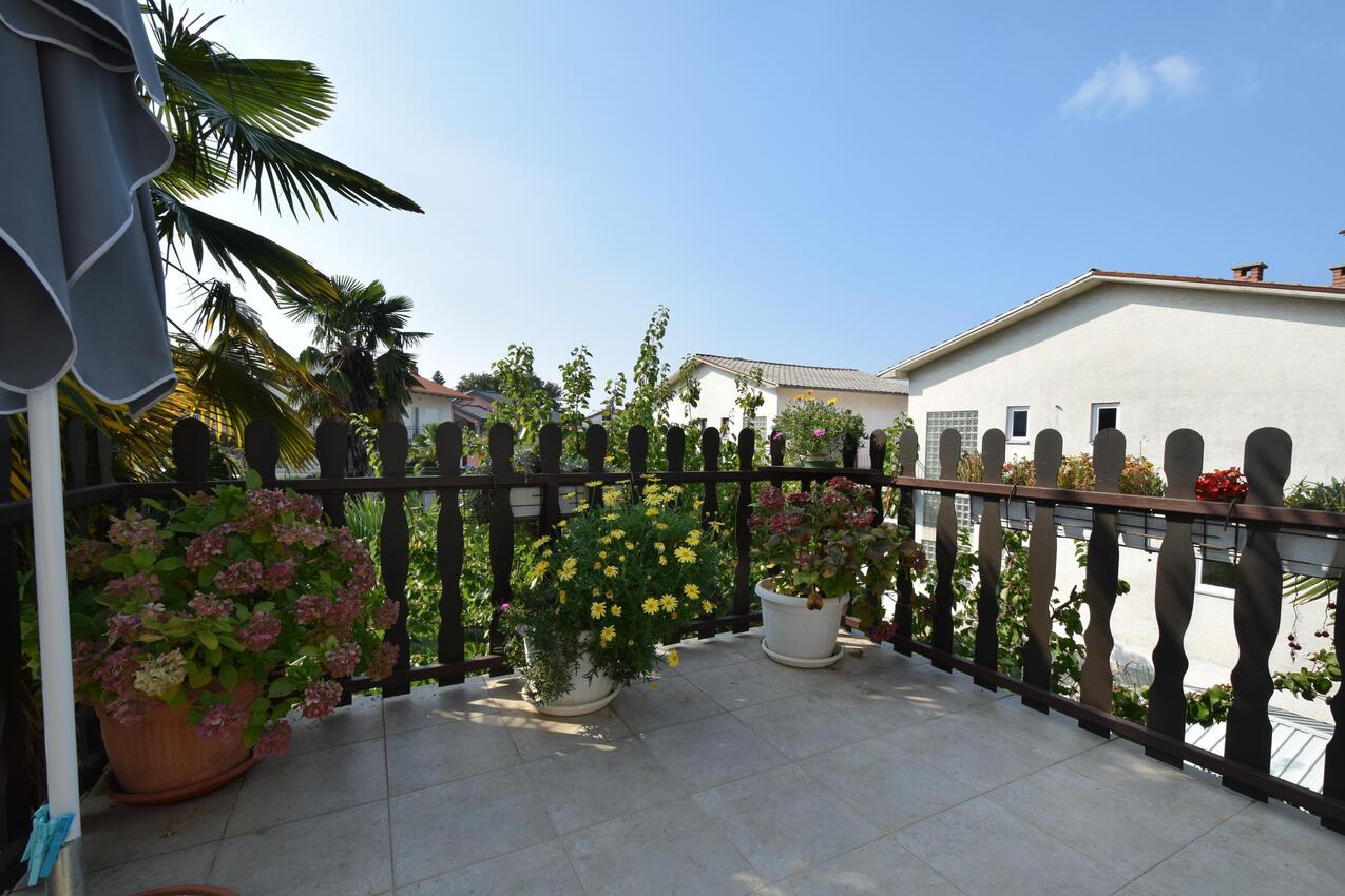 A-20406-a - Alloggi privati - Appartamenti con parcheggio Malinska, Veglia - Krk
