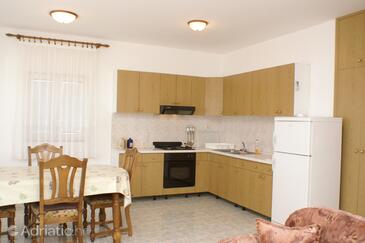 Apartments by the sea Seget Donji, Trogir - 2041