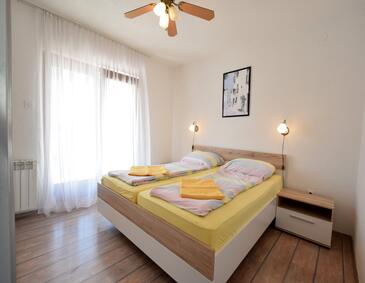 Apartments with parking space Malinska, Krk - 20417