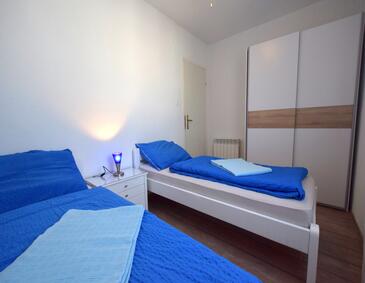 Apartments with parking space Malinska, Krk - 20417