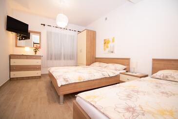 Apartments by the sea Baška, Krk - 20424