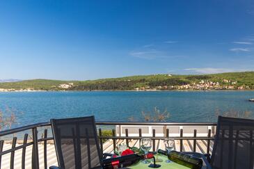 Apartments by the sea Čižići, Krk - 20433
