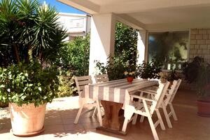 Two bedroom apartment Makarska (A-20436-a)