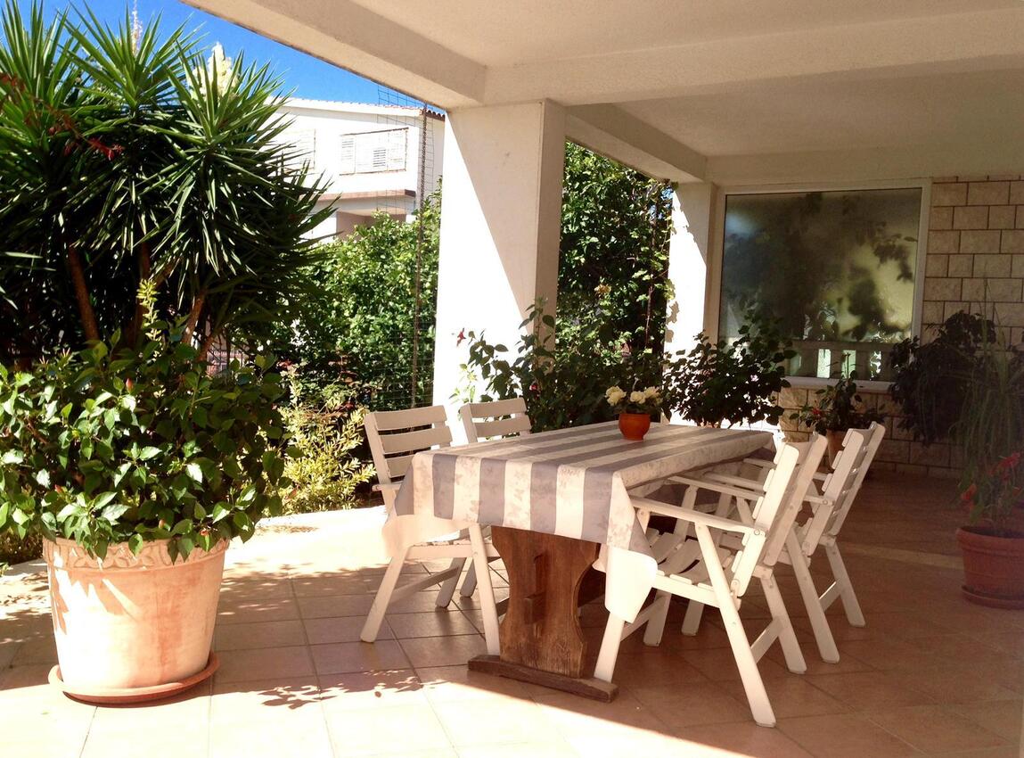 Apartments with parking spaces Makarska - 20436