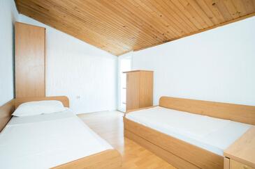 Apartmány s parkovištěm Njivice, Krk - 20438