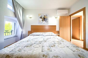 Holiday house with a parking space Vantačići, Krk - 20451