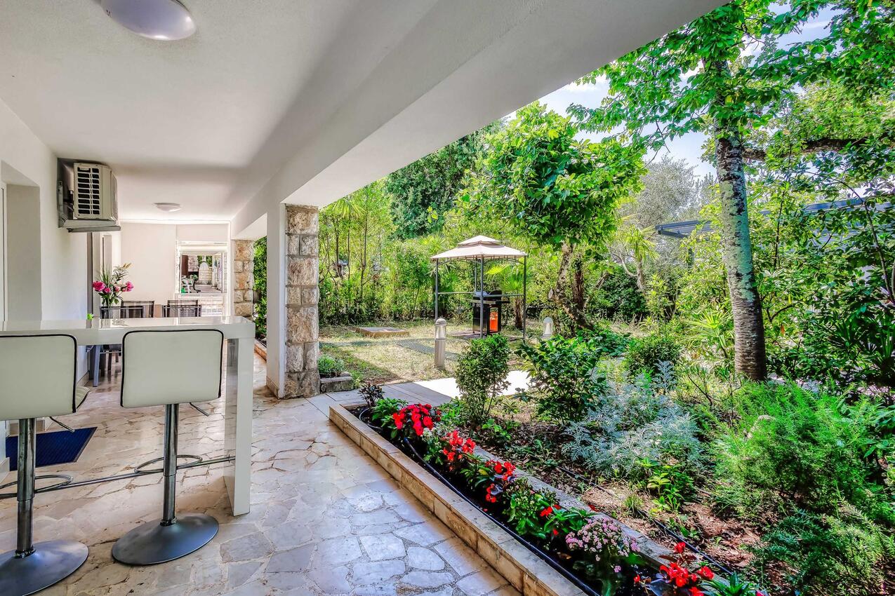 Ferienwohnungen mit Parkplatz Njivice, Krk - 20453