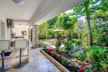 Apartmanok parkolóhellyel Njivice, Krk - 20453