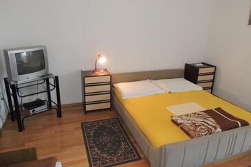 Apartments with parking space Malinska, Krk - 20459