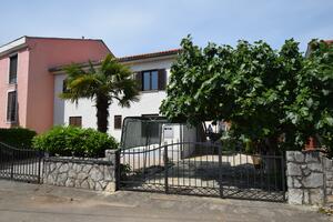 Апартаменты с парковкой Малинска - Malinska, Крк - Krk - 20460