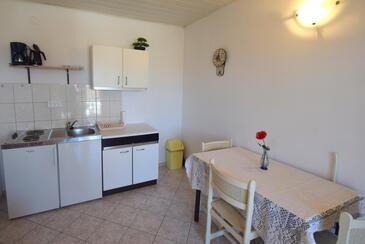 Apartmány s parkoviskom Njivice, Krk - 20462