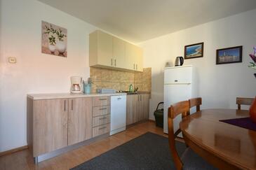 Apartments with parking space Njivice, Krk - 20486