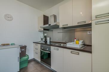Apartmani s parkingom Njivice, Krk - 20487