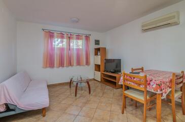 Obývací pokoj Njivice, Obývací pokoj v ubytování typu apartment, s klimatizací a WiFi.