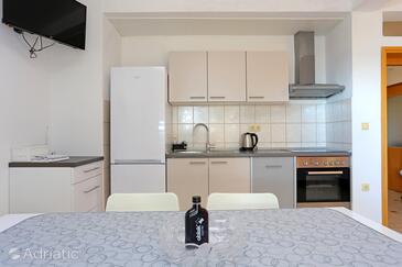 Ferienwohnungen am Meer Balica Rat, Omis - 20494