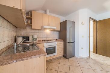 Apartamentos con parking Mastrinka, Ciovo - 2050