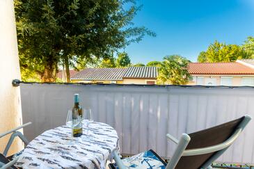 Apartmani s parkingom Njivice, Krk - 20504