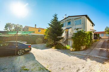 Apartments Njivice, Kvarner