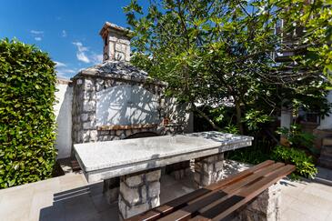 Apartmaji s parkingom Njivice, Krk - 20505