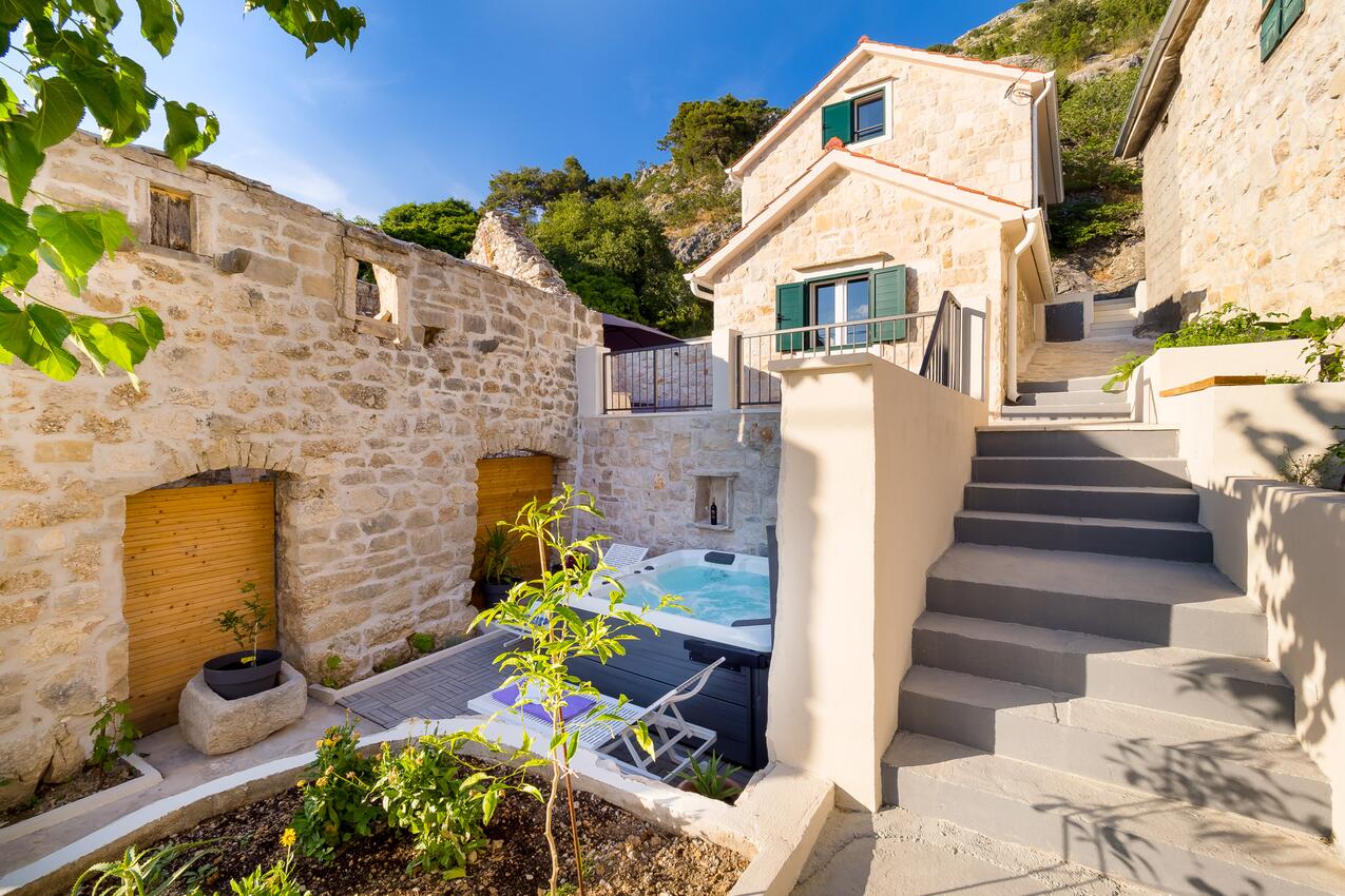 Luxusvilla mit Parkplatz Podstrana, Split - 20516