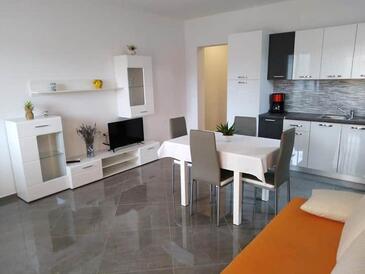 Apartmanok parkolóhellyel Metajna, Pag - 20521