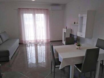 Apartmanok parkolóhellyel Metajna, Pag - 20521