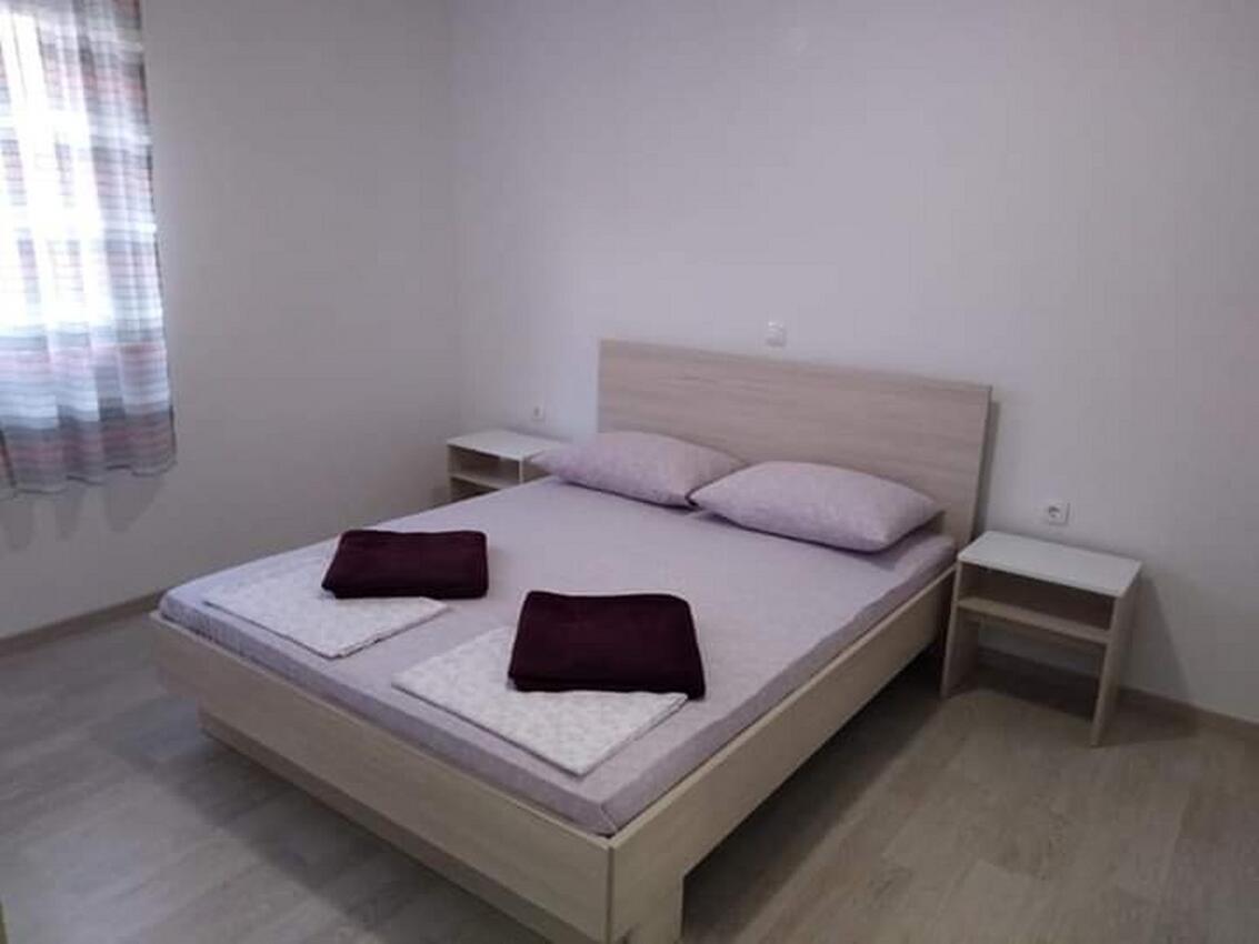 Leiligheter med parkering Metajna, Pag - 20521