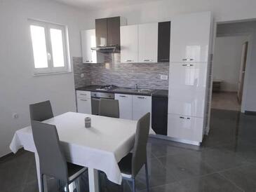 Apartmány s parkovištěm Metajna, Pag - 20521