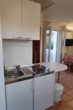 Apartments with swimming pool Mavarštica, Čiovo - 2053