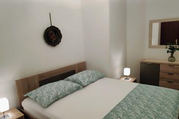 Apartments with swimming pool Mavarštica, Čiovo - 2053