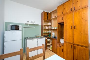 Apartments with parking space Njivice (Krk) - 20547