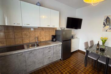 Apartmaji s parkingom Njivice (Krk) - 20548