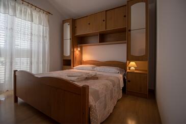 Apartments with parking space Punat, Krk - 20553