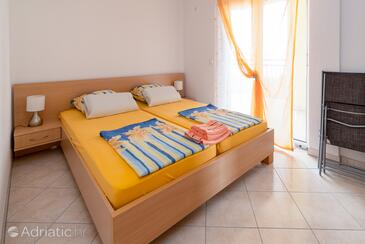 Ferienwohnungen mit Parkplatz Klenovica, Novi Vinodolski - 20556