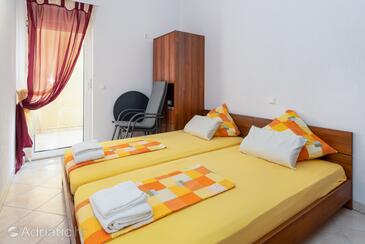 Apartmaji s parkingom Klenovica, Novi Vinodolski - 20556