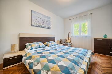 Family-friendly apartments with swimming pool Kaštel Lukšić, Kaštela - 20582