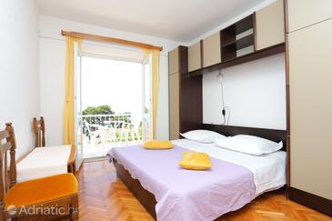 Apartments by the sea Brela, Makarska - 20598