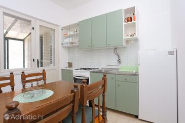 Apartments by the sea Brela, Makarska - 20598