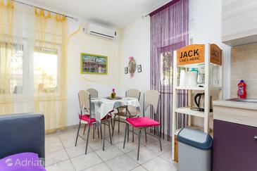 Apartmanok a tenger mellett Kastel Kambelovac, Kastela - 20605
