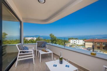 Apartmaji z bazenom za družine z otroci Vantačići, Krk - 20621