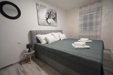 Apartments with parking space Malinska, Krk - 20623