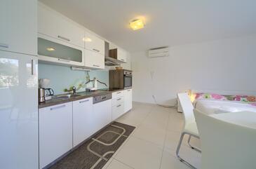 Apartmanok a tenger mellett Vantacici, Krk - 20630