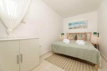 Apartments by the sea Vantačići, Krk - 20630